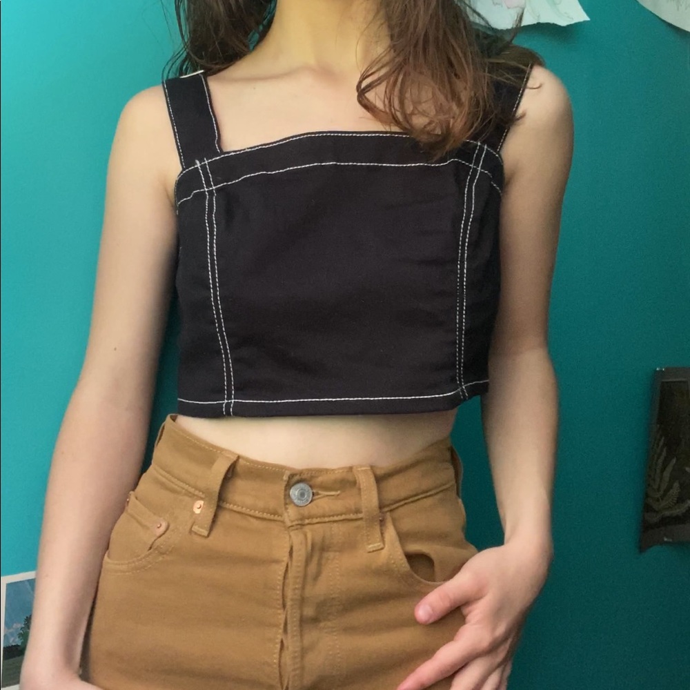 minimalist black and white crop top
